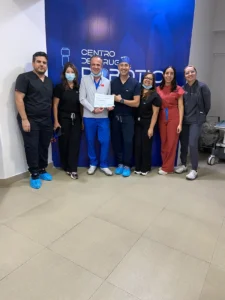 El Dr. Marnes Molina realiza sus primeras cirugías robóticas en Mexicali 1 equipo jornada cirugia robotica mexicali